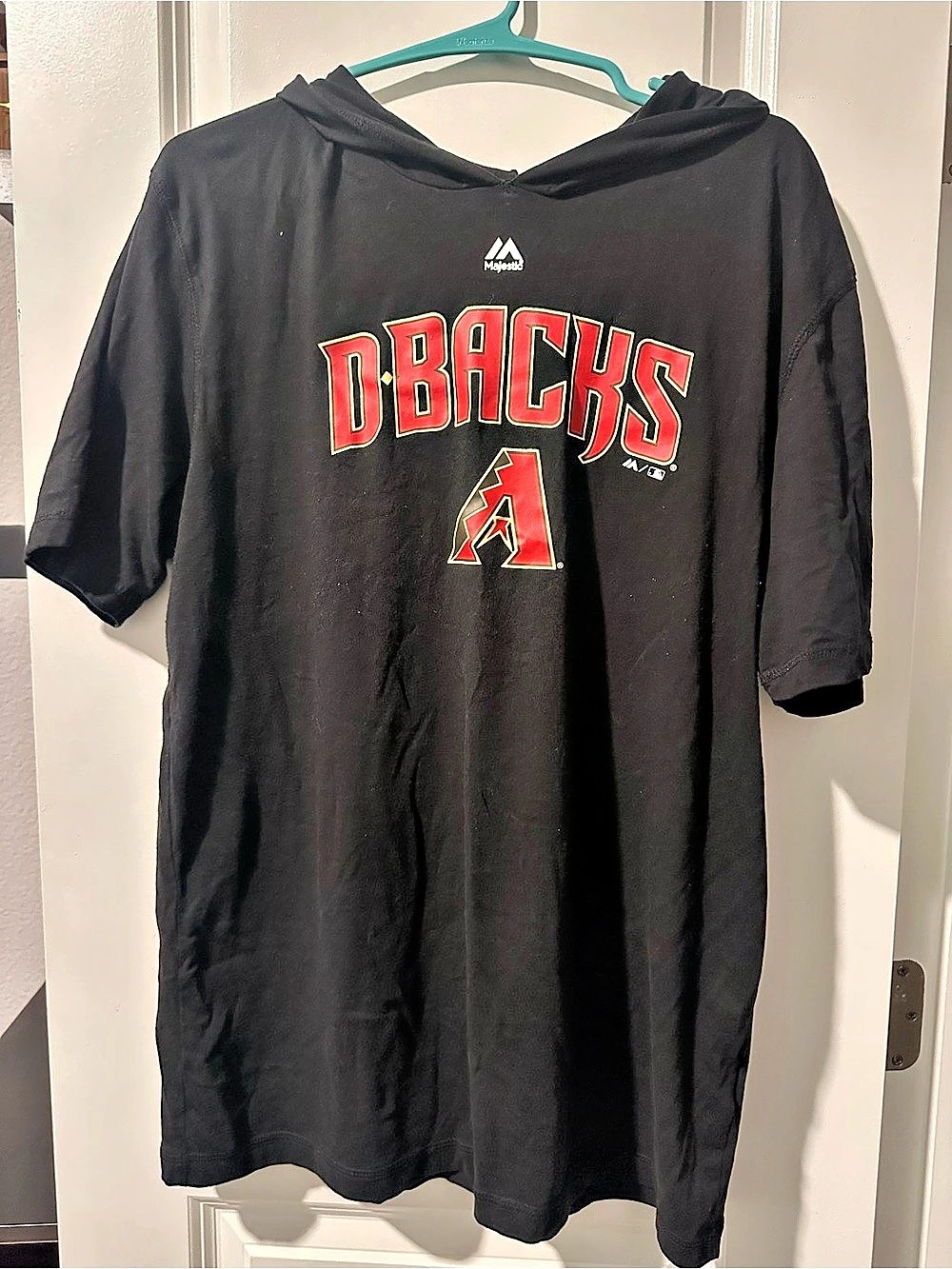 Majestic D-Backs Hooded tee in Black & Red Size Large